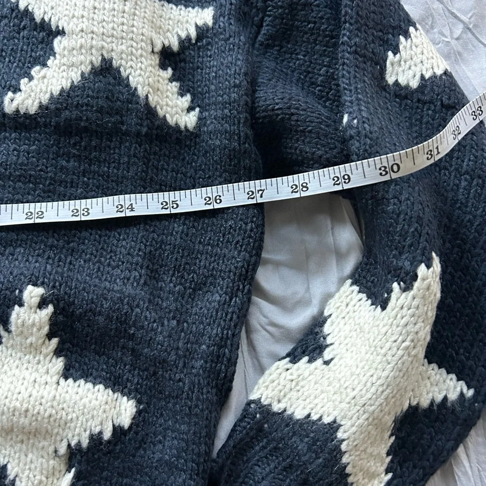 ⭐ Starry Distressed Crop Sweater Cozy Knit Raw hem size Medium